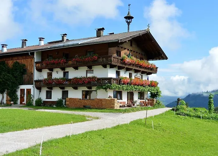 Embacher Marianne - Rotharlhof هوبفغراتن إم بريكسنتال