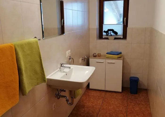 Embacher Marianne - Rotharlhof * هوبفغراتن إم بريكسنتال