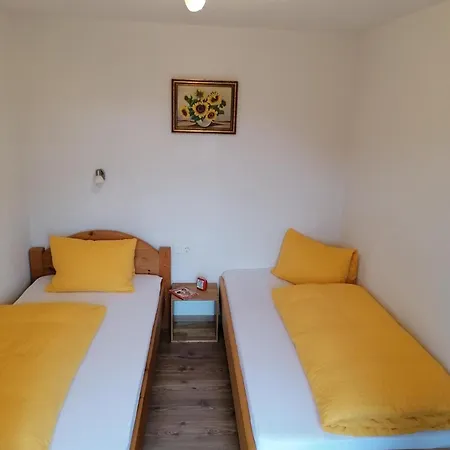 Embacher Marianne - Rotharlhof Appartement Hopfgarten im Brixental